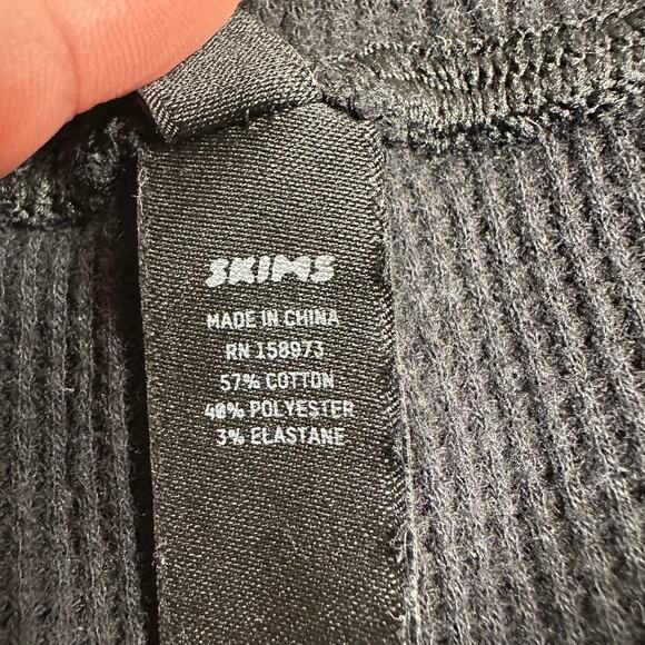 Skims: Black Waffle Leggings - Picture 7 of 9